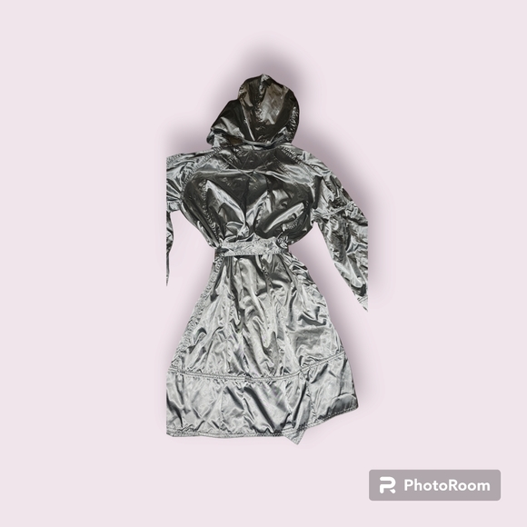 Rain coat - Picture 2 of 10